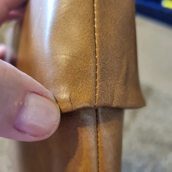 Colin Stuart Butterscotch knee-high heel faux leather boots. 9B - Picture 11 of 15